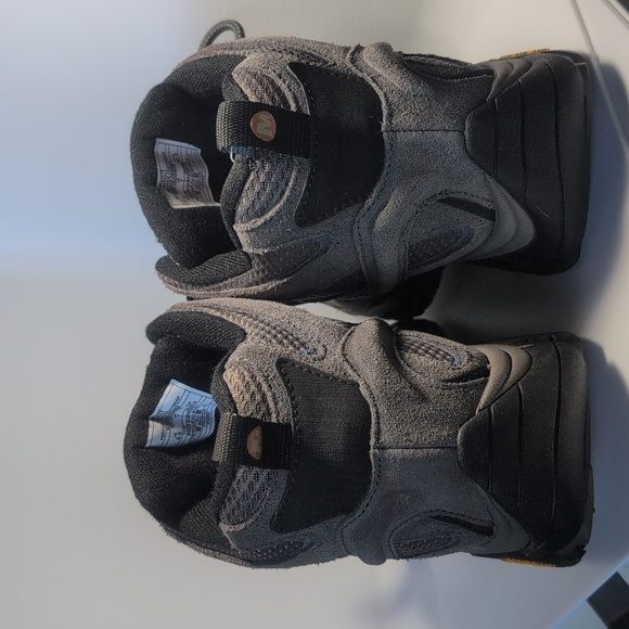 Merrell | Moab 2 | Mid | Waterproof | Womens Hiking Boot | Size 9.5 | - Picture 4 of 5